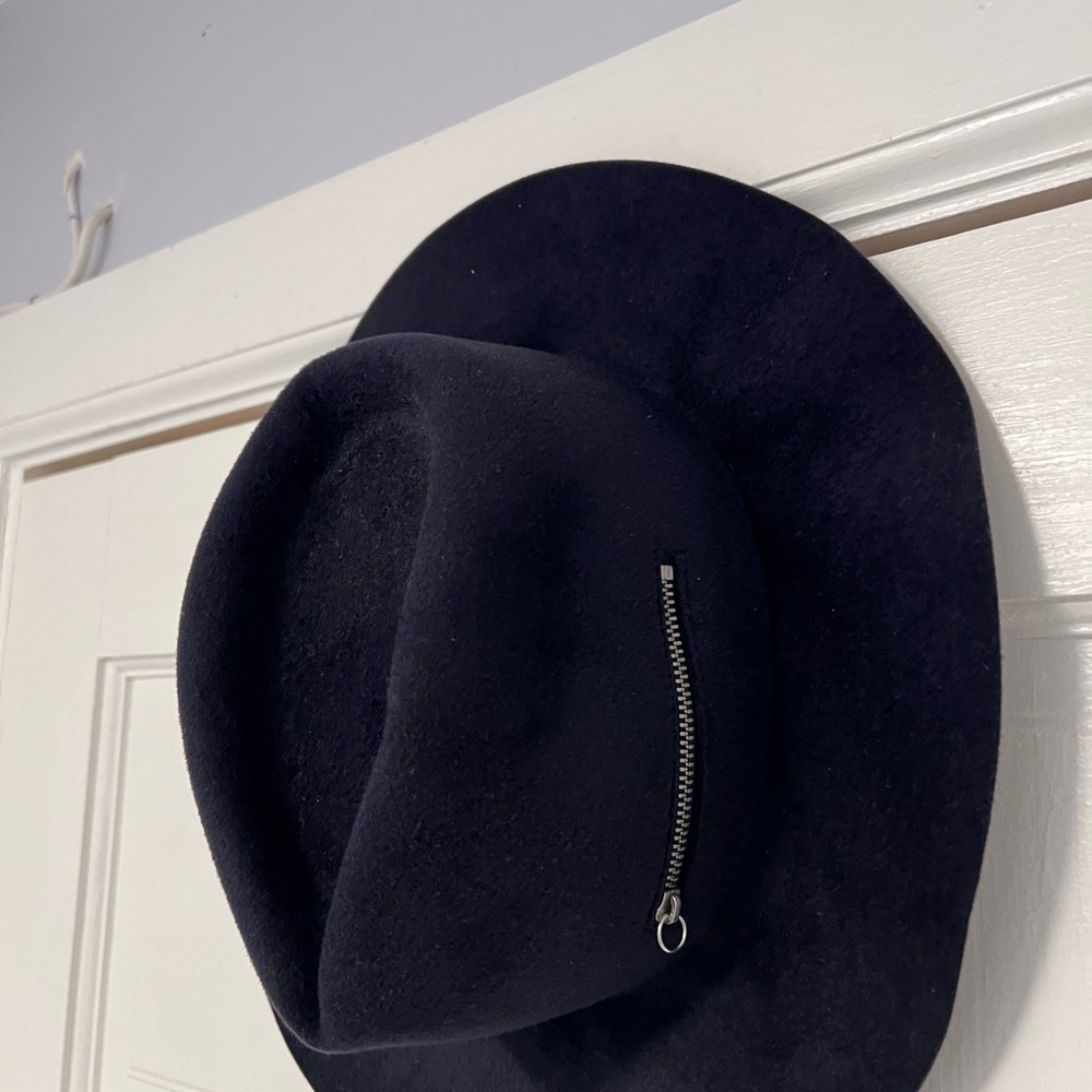 Stylish Hat - image 3